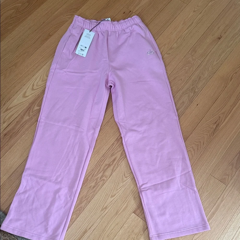 Alo  Candy Heart Pink Sweats Set - Crop Crew & Straight Leg - Picture 2 of 9